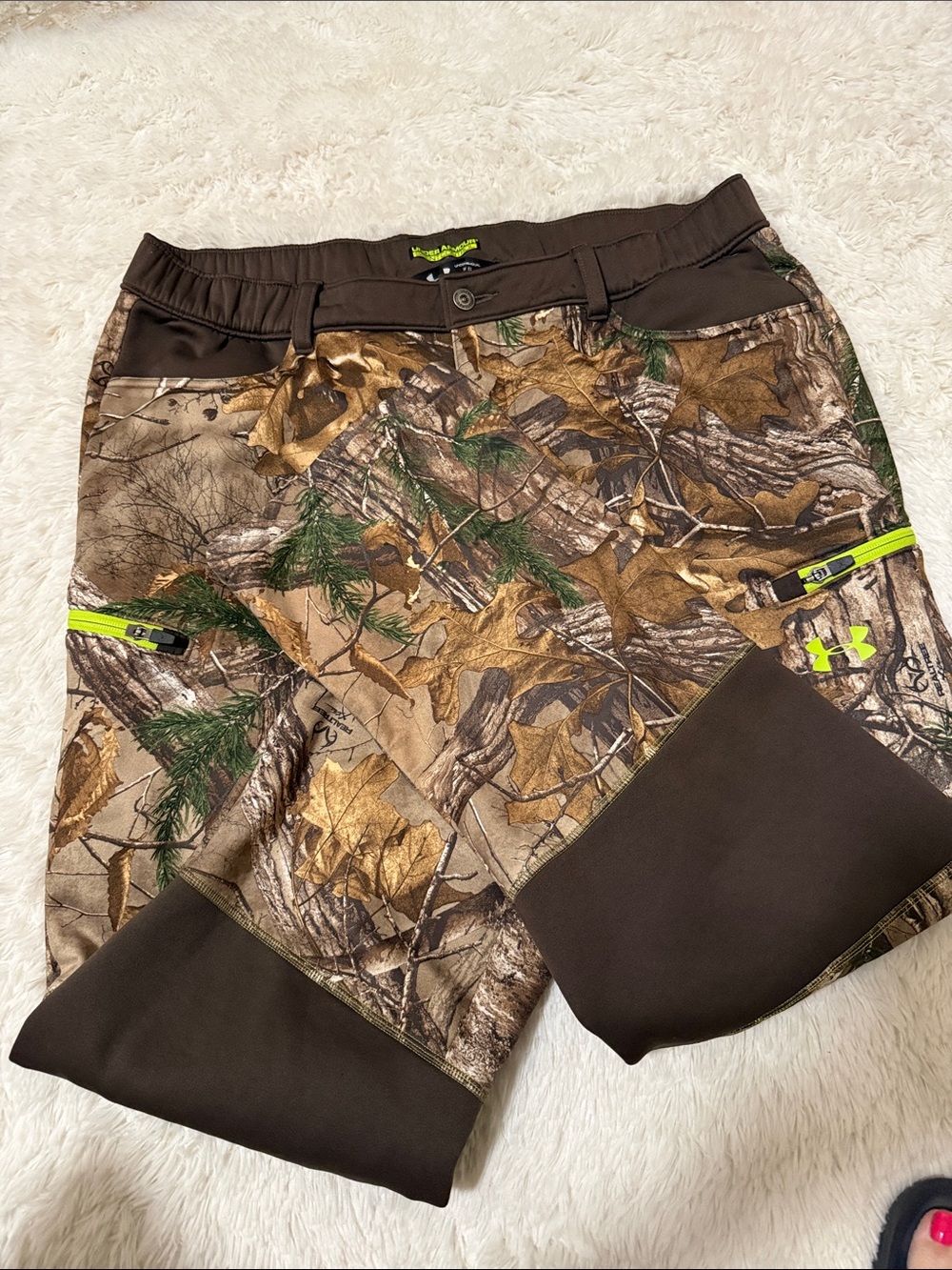 Under Armour Men's Camo pant with scent control cold gear